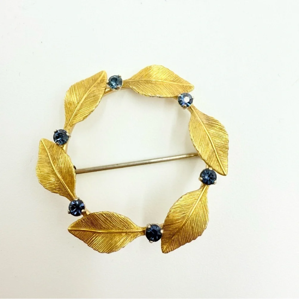 Vintage Krementz 14K Crystal Overlay Wreath Brooch